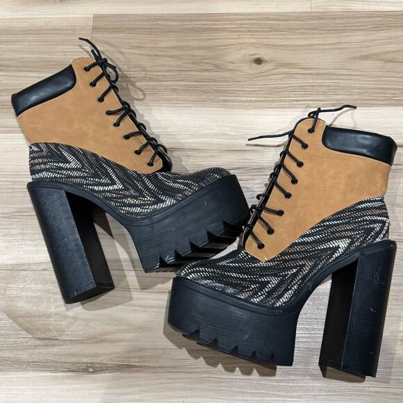 Azalea Tan Black Platform Boots Women’s 8.5 - Picture 1 of 6